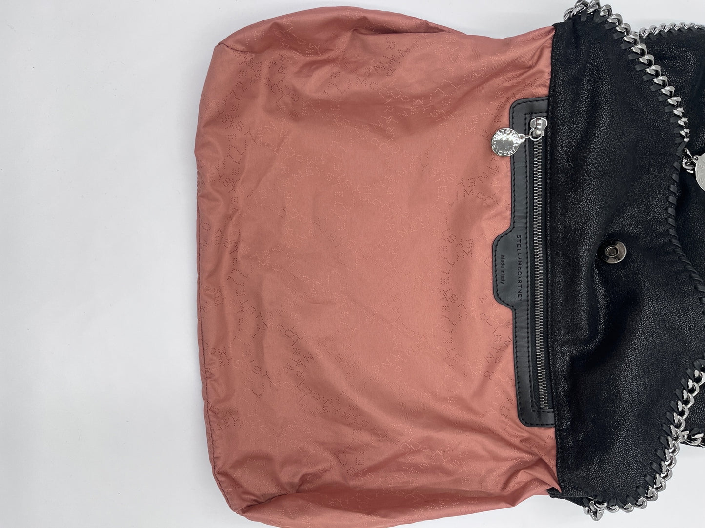 Innenfutter der vintage Stella McCartney Falabella 3 Ketten in schwarz – organisiert und stilvoll.