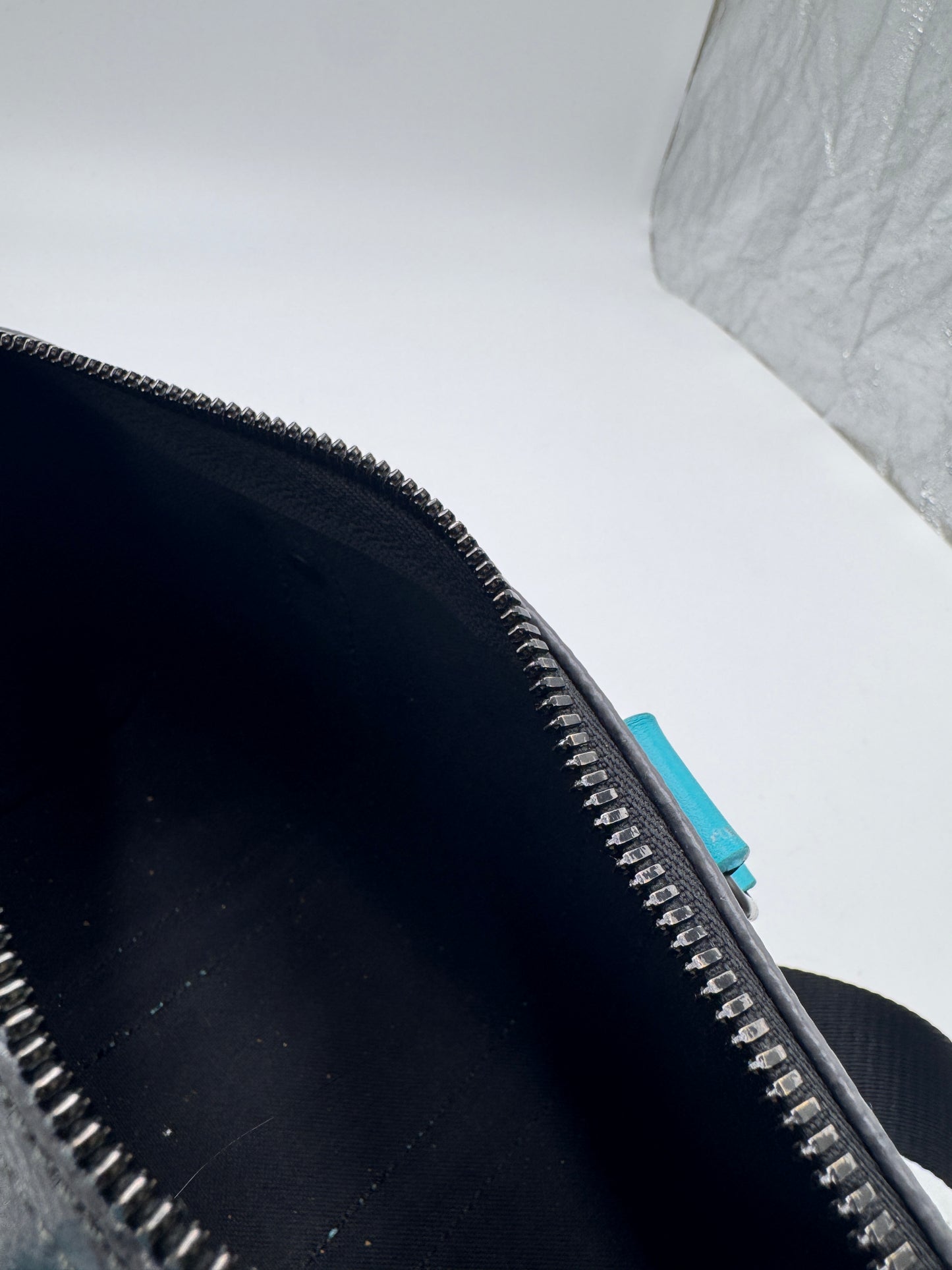Louis Vuitton Keepall Bandoulière 25