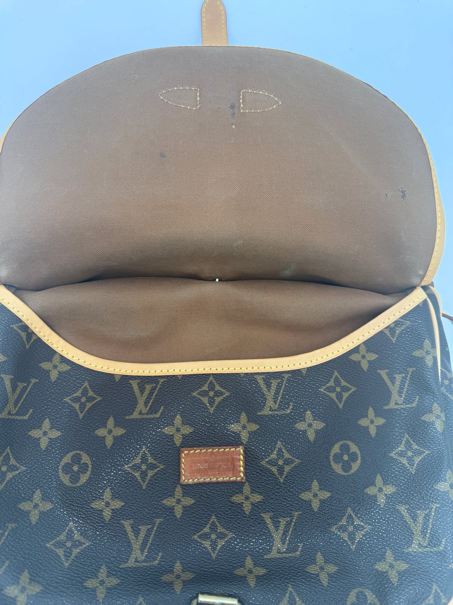 Louis Vuitton Saumur 30
