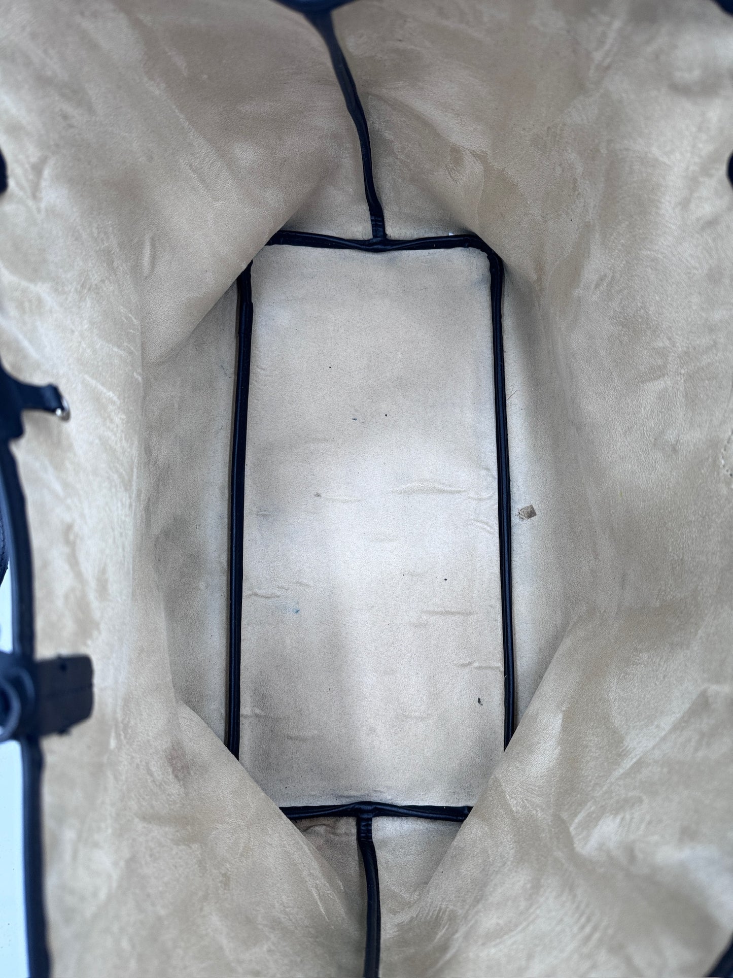 Innenraum dieser luxuriösen Maison Mollerus Zürich – Secondhand-Stil mit Klasse.