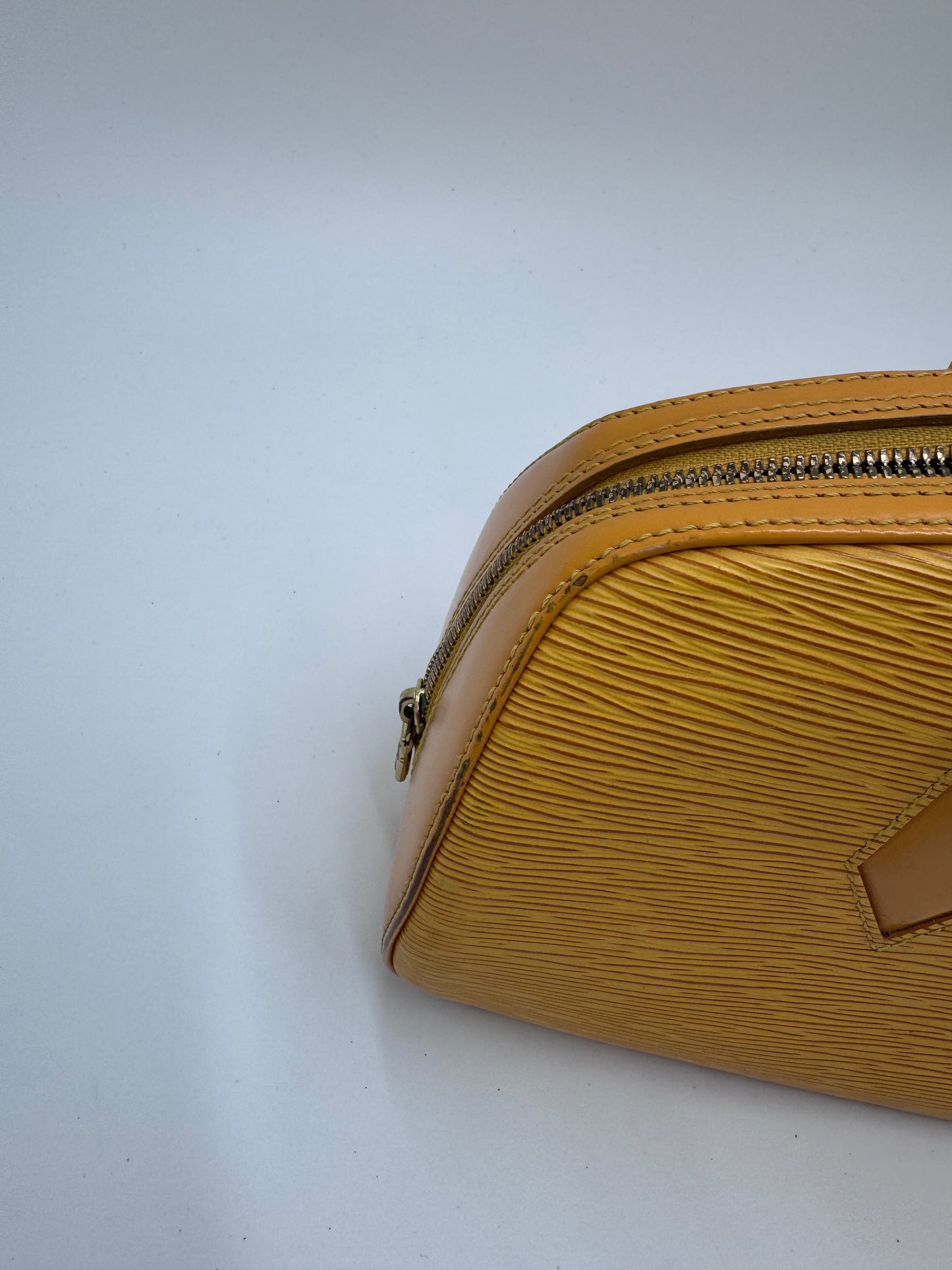Metallelemente der Louis Vuitton Jasmine Epi (gelb), hochwertig verarbeitet.