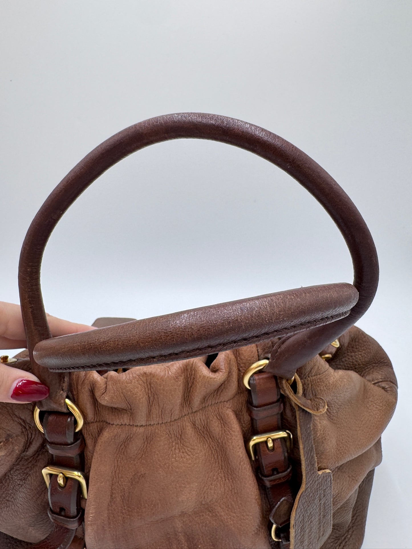 Henkel der luxury secondhand Prada Shoulder Bag – braun, bequem und hochwertig.