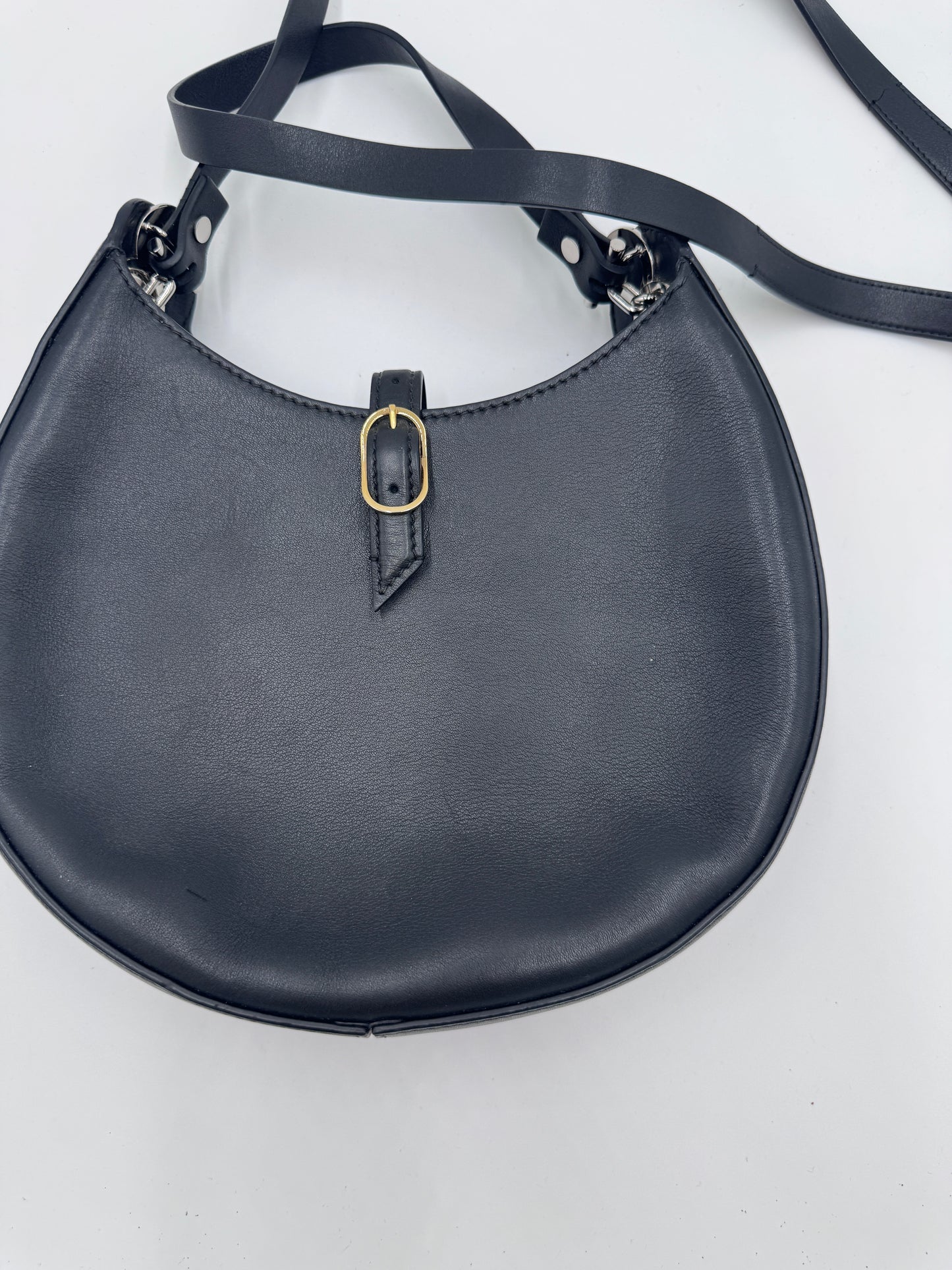 Hintere Perspektive dieser vintage Loewe Joyce Bag in schwarz.