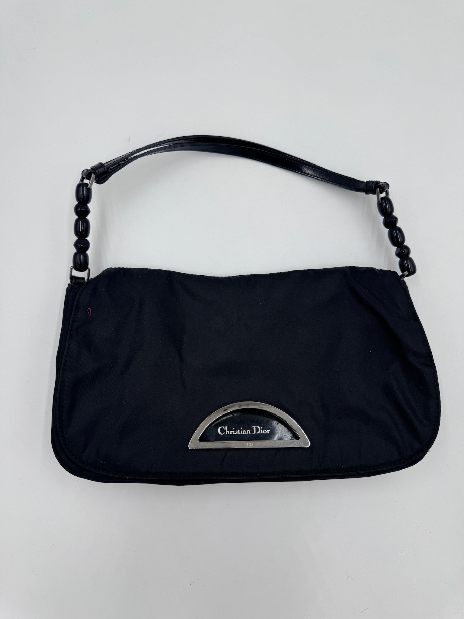 Gesamtansicht der schwarz luxury secondhand Dior Shoulder Bag in Größe Klein.