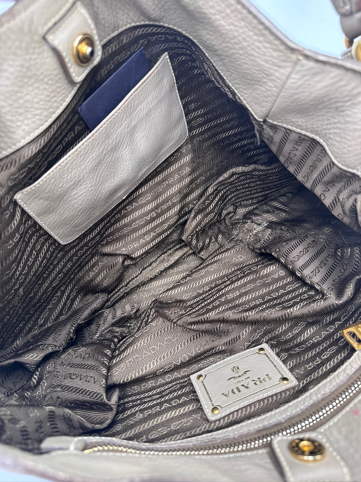 Prada Schultertasche