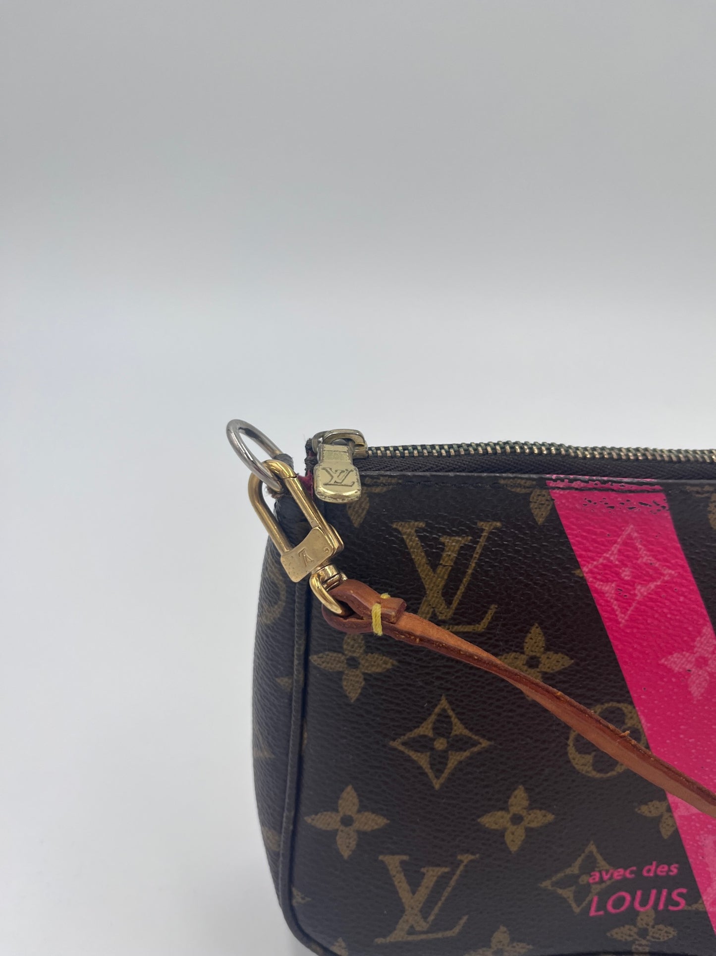 Louis Vuitton Pochette (Édition Spéciale)