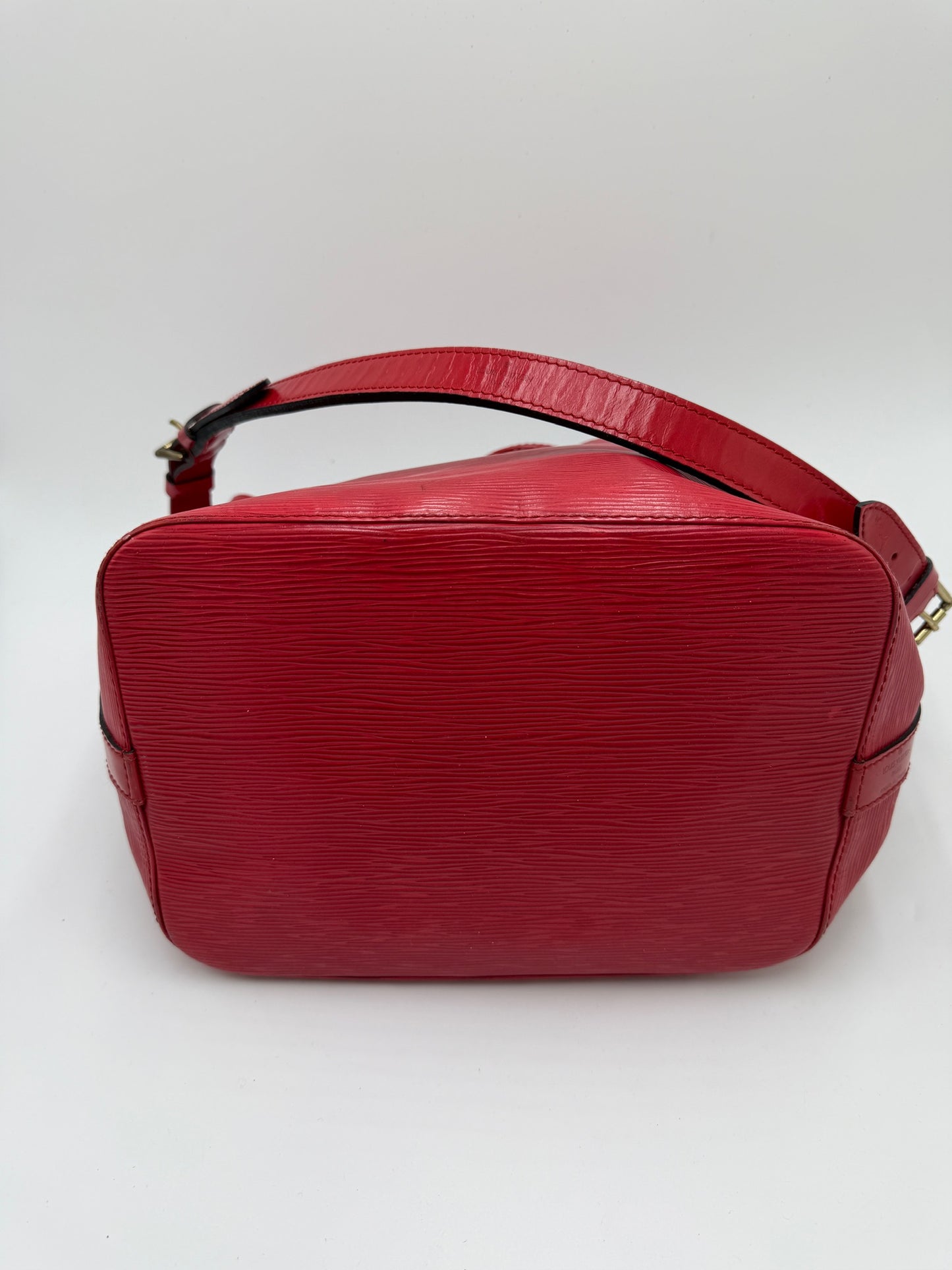 Louis Vuitton Petite Noè rot