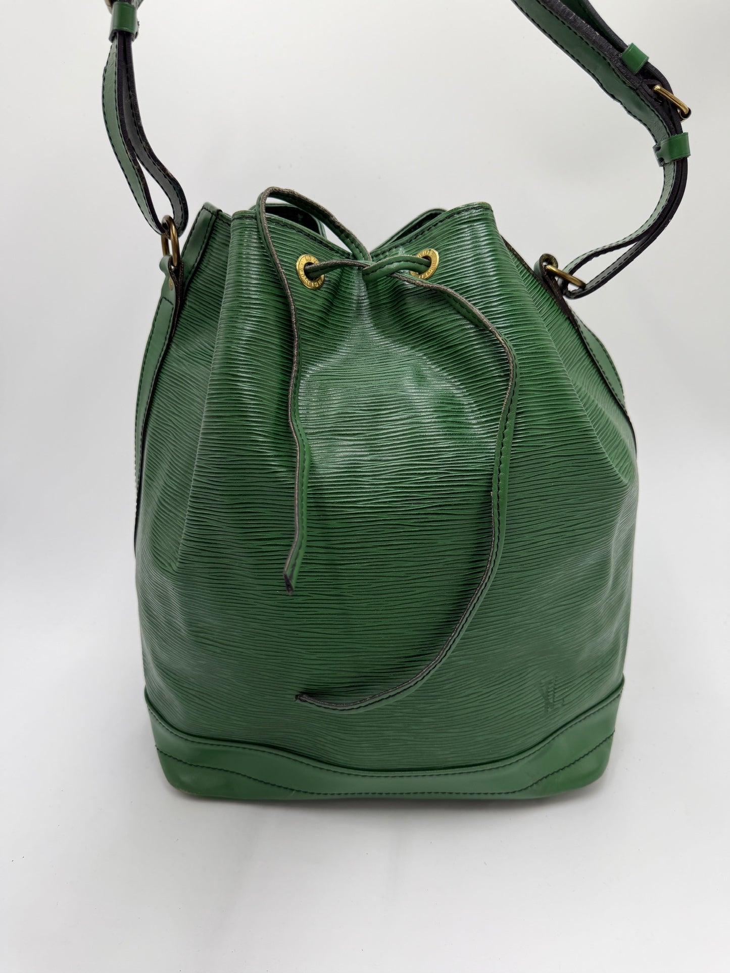 Louis Vuitton Grande Noè Grün