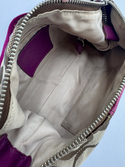 Innenraum dieser luxuriösen Coach Shoulder Bag – Secondhand-Stil mit Klasse.
