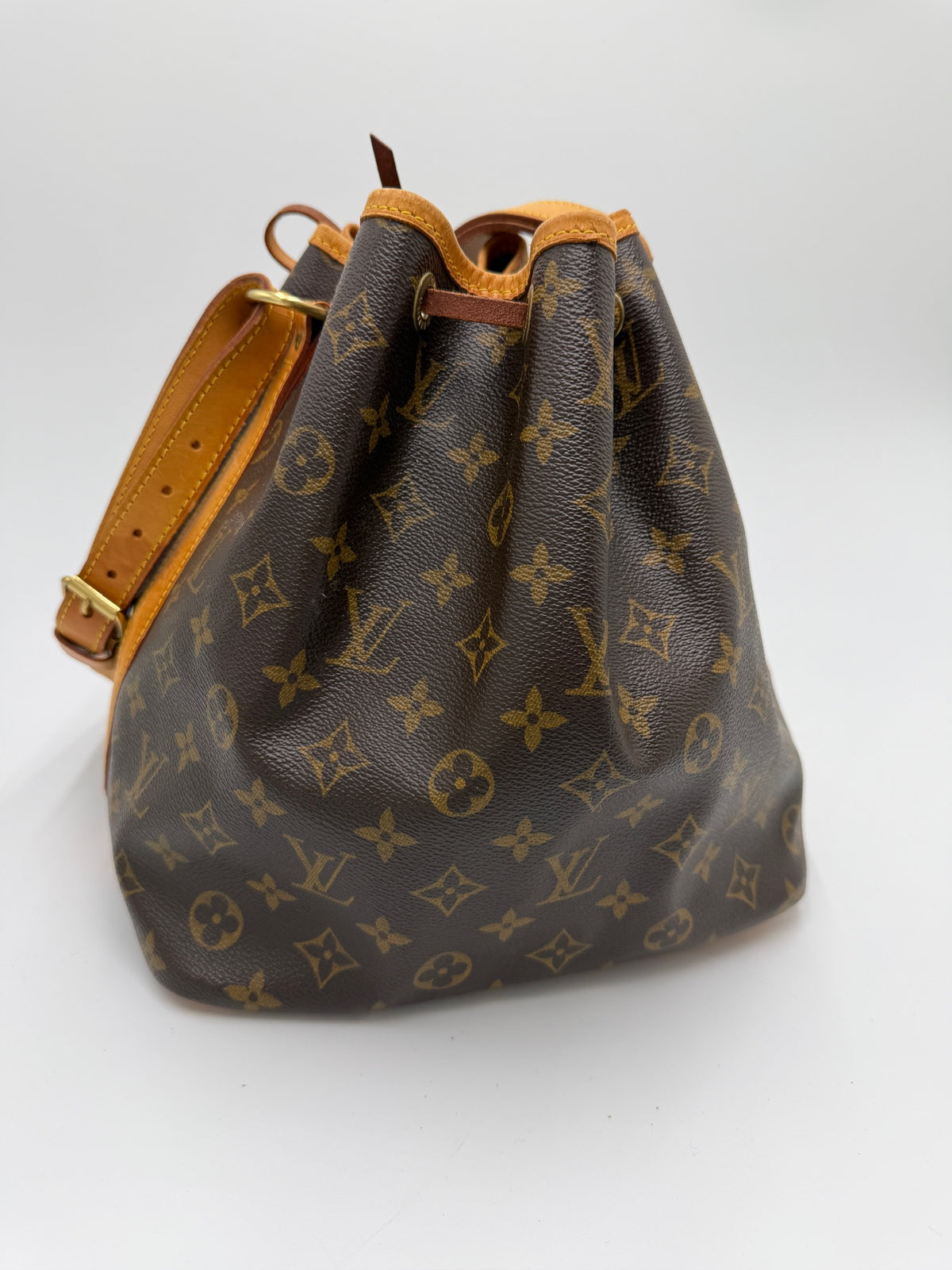 Louis Vuitton Petite Noè monogram