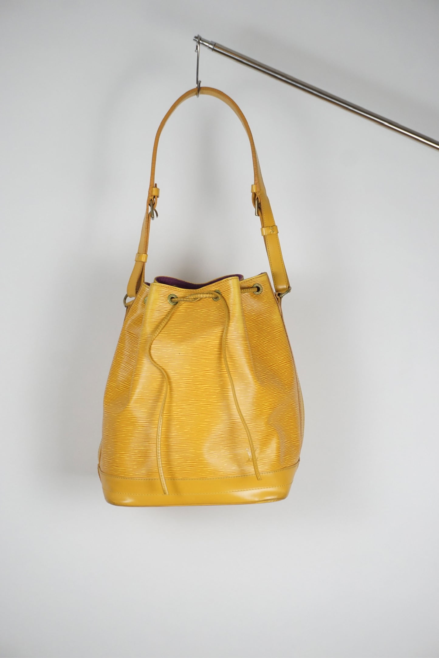Louis Vuitton Grande Noè Gelb