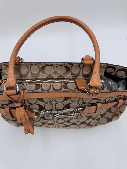 Innenraum dieser luxuriösen Coach Shoulder Bag – Secondhand-Stil mit Klasse.