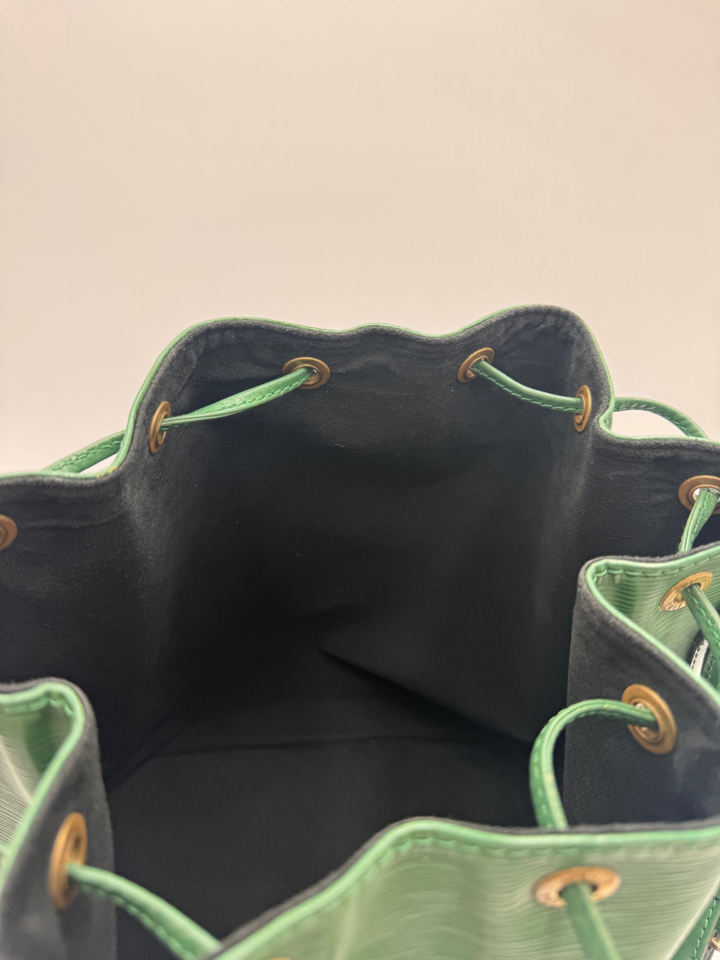 Louis Vuitton Noe Grande in grün