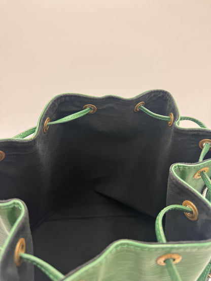 Louis Vuitton Noe Grande in grün