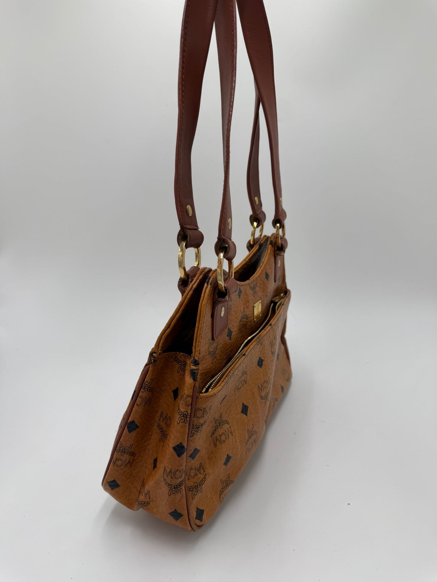 MCM Schultertasche 1
