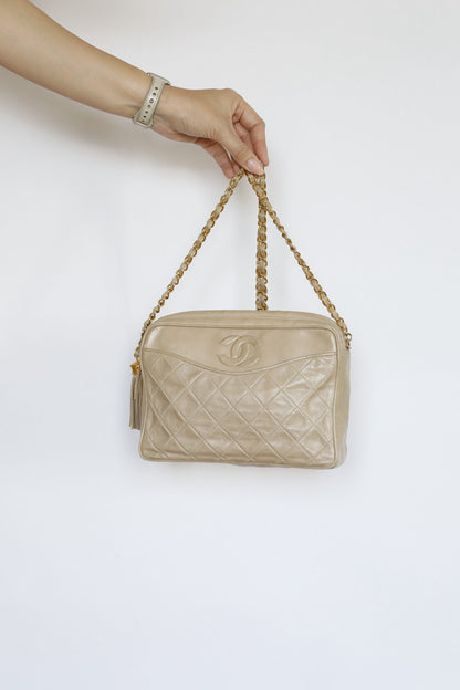 Chanel Vintage Camera Bag (beige / creme) als Hauptfoto aus der Crossbody-Kategorie.