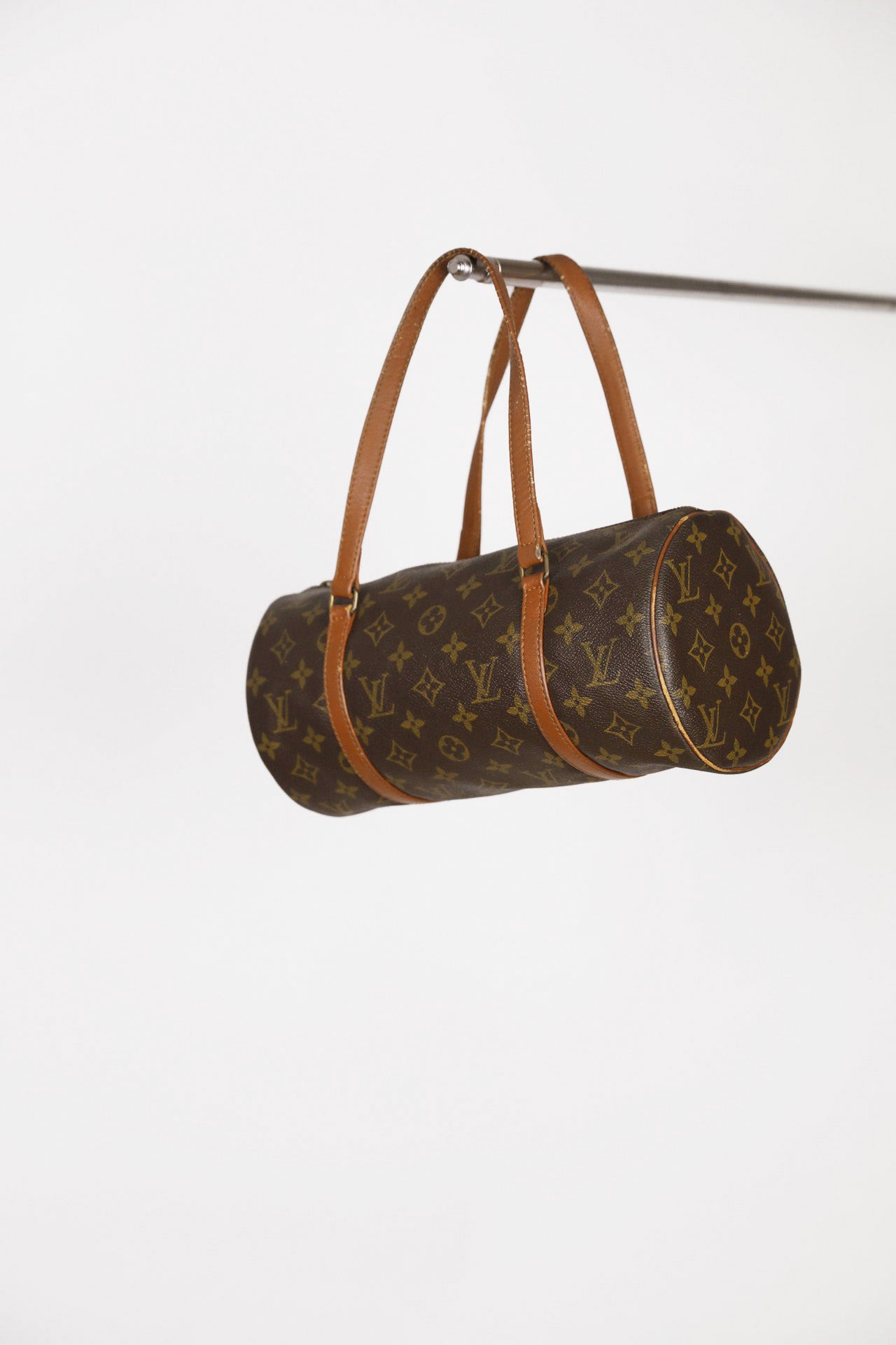 Louis Vuitton Papillon 30 (Monogram) als Hauptfoto aus der Schultertasche-Kategorie.
