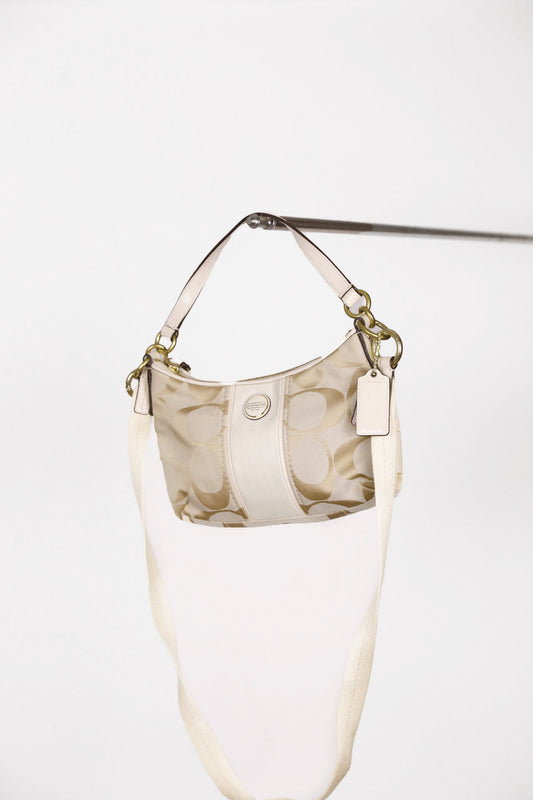 Frontalansicht der pre-owned Coach Shoulder Bag in Beige.
