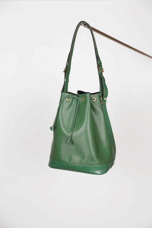 Louis Vuitton Noe Grande (grün) als Hauptfoto aus der Beuteltasche-Kategorie.