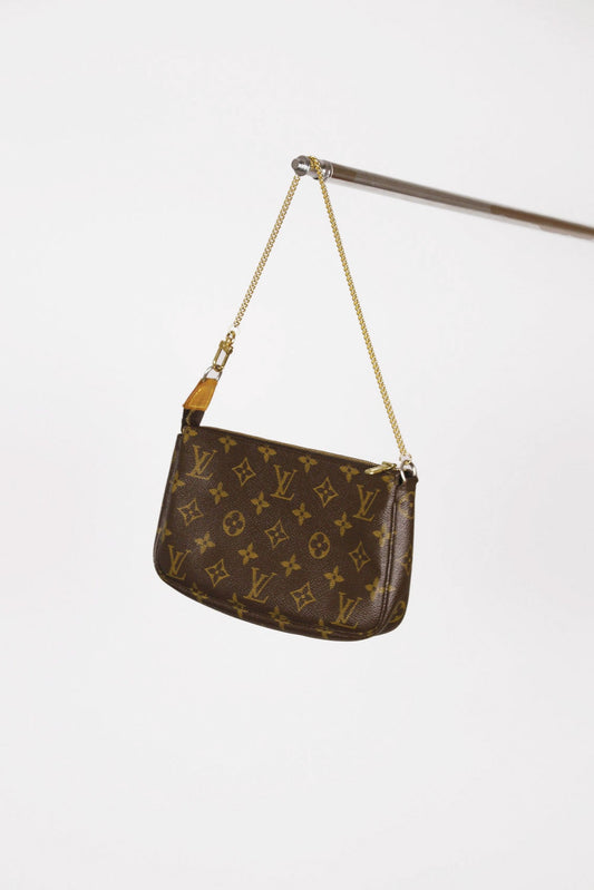 Hauptansicht der monogram luxury secondhand Louis Vuitton Pochette Goldkette – elegantes Statement-Piece.