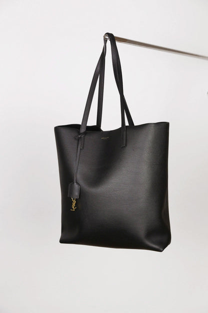 Hauptansicht der schwarz pre-owned Saint Laurent Shopper (High Format) – elegantes Statement-Piece.