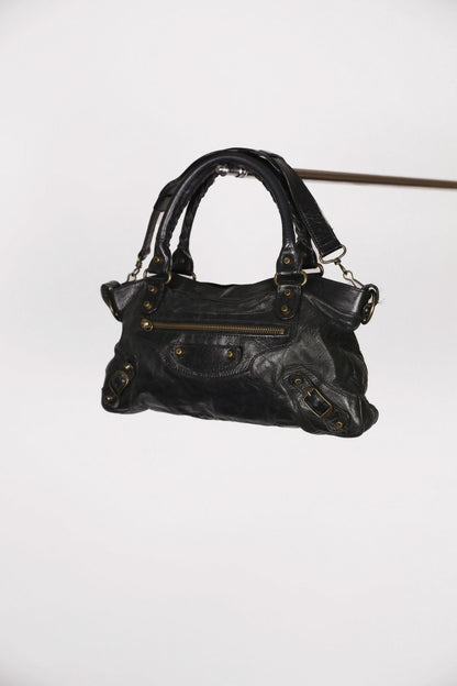 Balenciaga First Schultertasche in schwarzem Leder, Medium, gutem Zustand