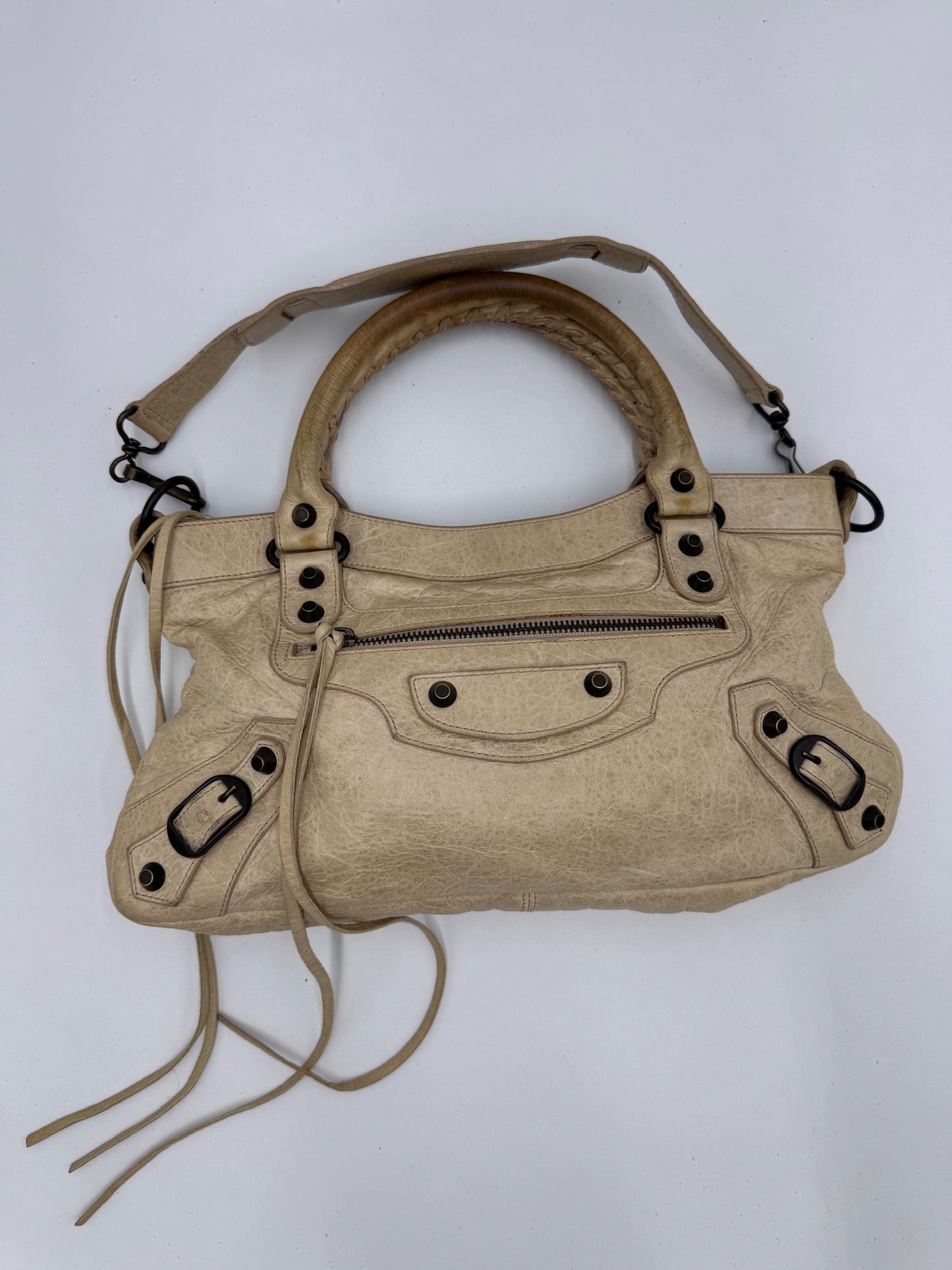 Gesamtdarstellung dieser stilvollen luxury secondhand Balenciaga First Handbag (Beige).