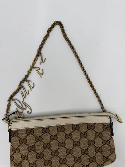 Gucci Pochette mit Gucci Anhänger
