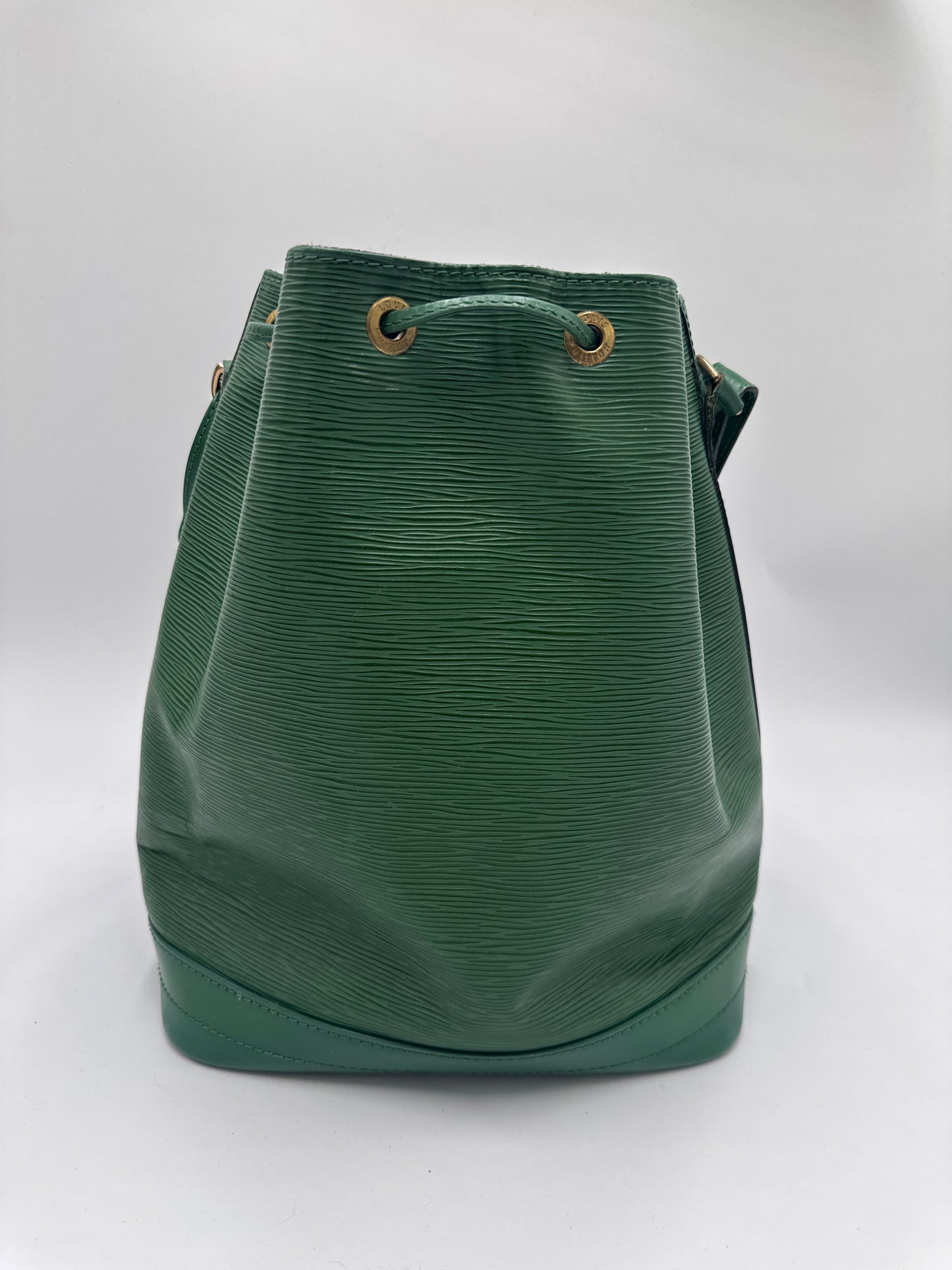 Louis Vuitton Noe Grande in grün