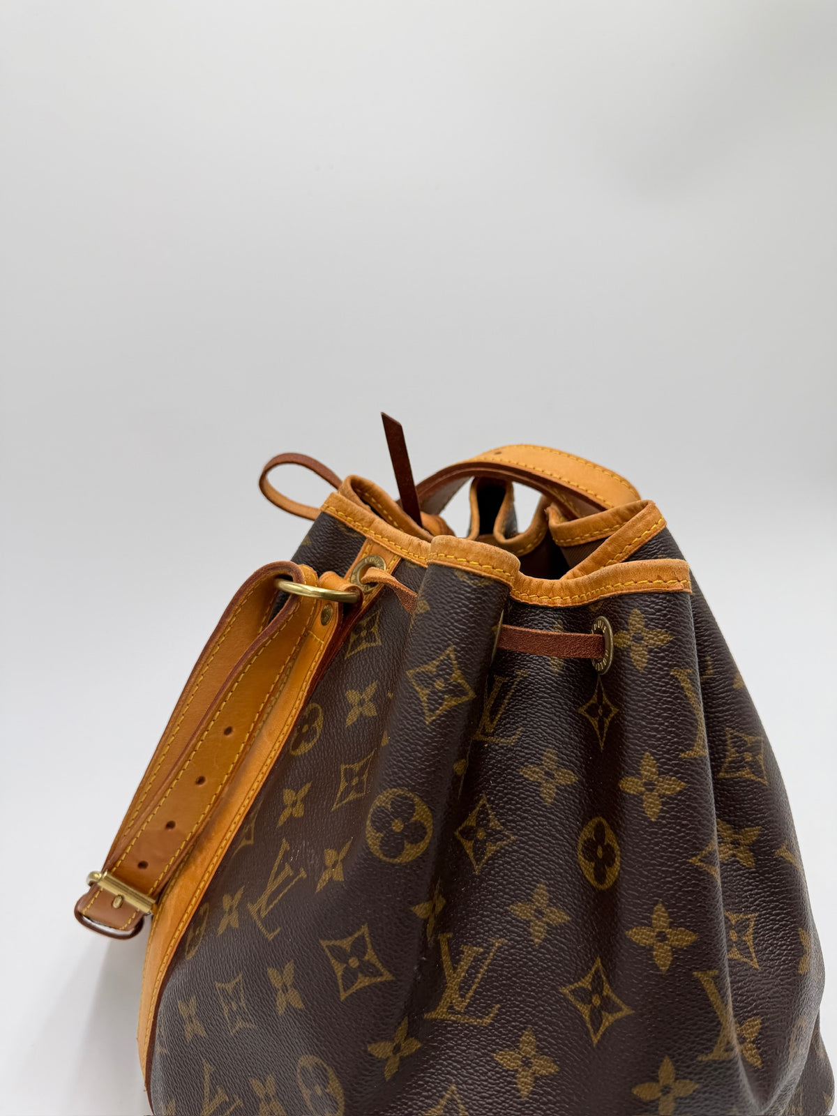 Louis Vuitton Petite Noè monogram