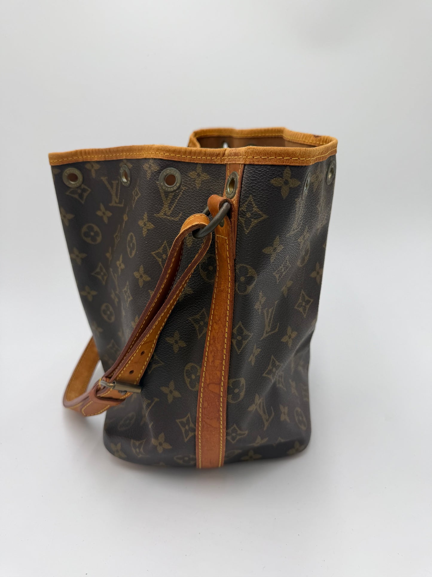 Louis Vuitton Petite Noè monogram