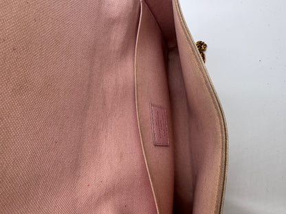 Innenansicht der pre-owned Louis Vuitton Felicite in Grau – organisiert und stilvoll.