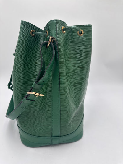 Louis Vuitton Noe Grande in grün