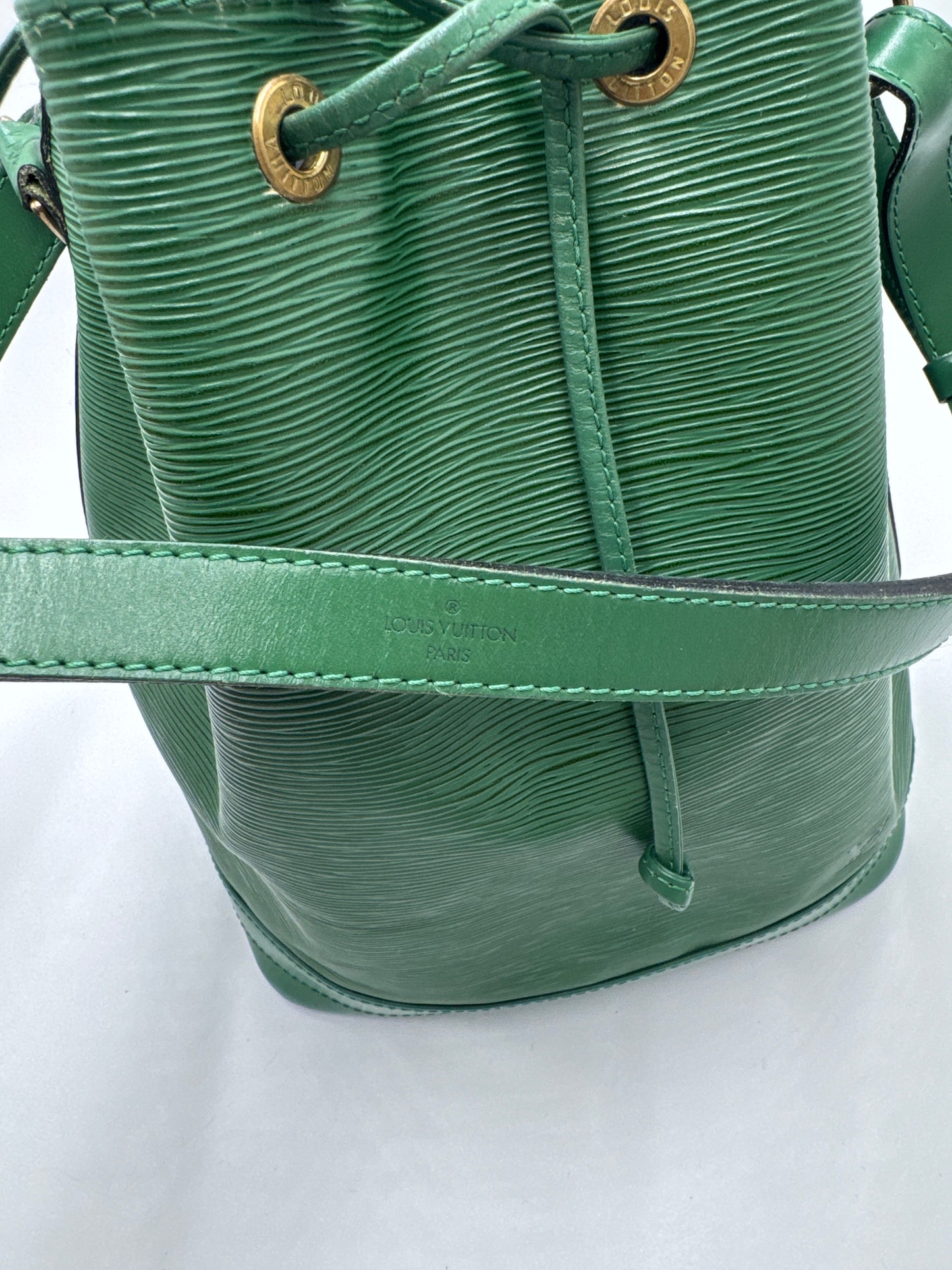 Louis Vuitton Noe Grande in grün