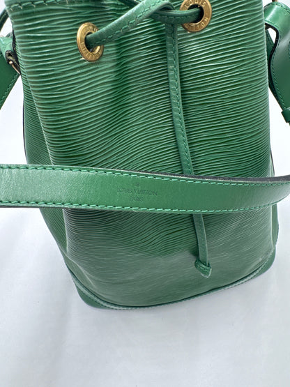Louis Vuitton Noe Grande in grün