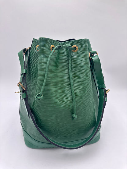 Louis Vuitton Noe Grande in grün