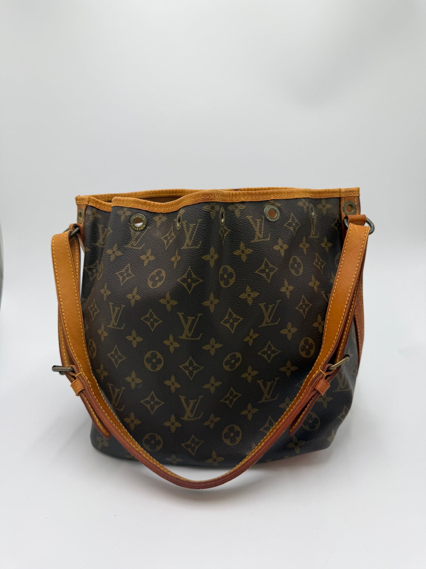 Louis Vuitton Petite Noè monogram