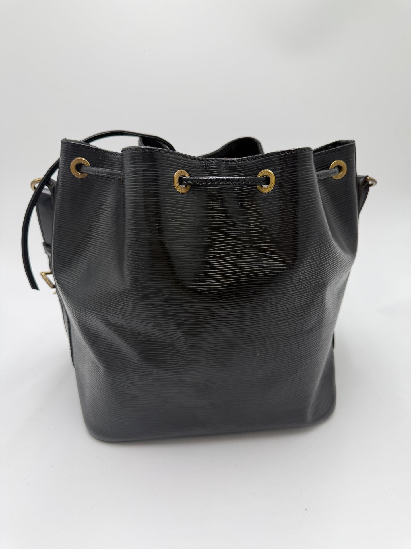Louis Vuitton Petite Noè schwarz