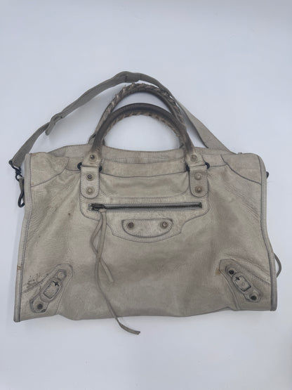 Gesamtansicht der Balenciaga The City Schultertasche aus beige Leder, Medium