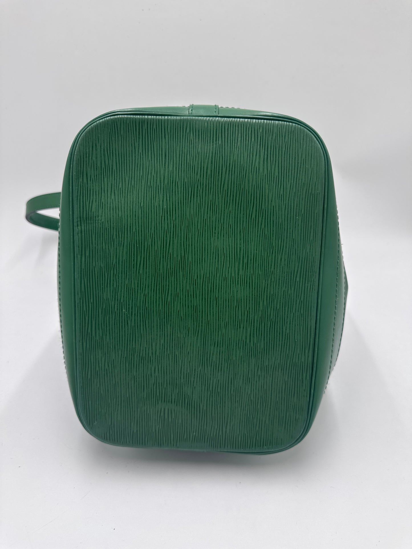 Louis Vuitton Noe Grande in grün