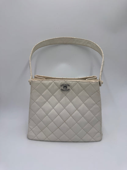 Chanel W-Face Caviar Shoulder White Series 4