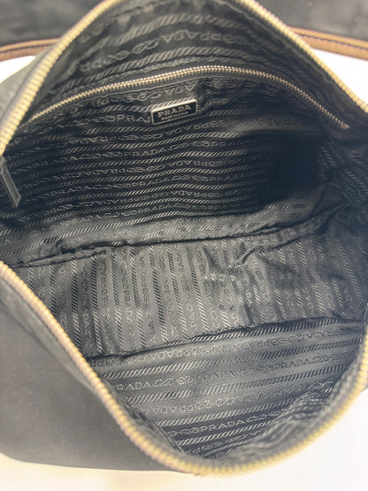 Blick ins Innere der Schwarz luxury secondhand Prada One Shoulder Nylon (Schultertasche).