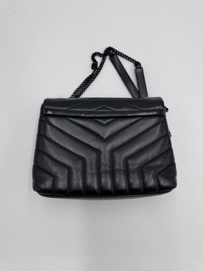 Rückseite der Schwarz vintage Saint Laurent Lou Lou Medium – klassisch & zeitlos.