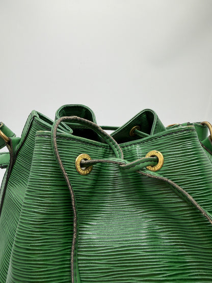 Louis Vuitton Grande Noè Grün