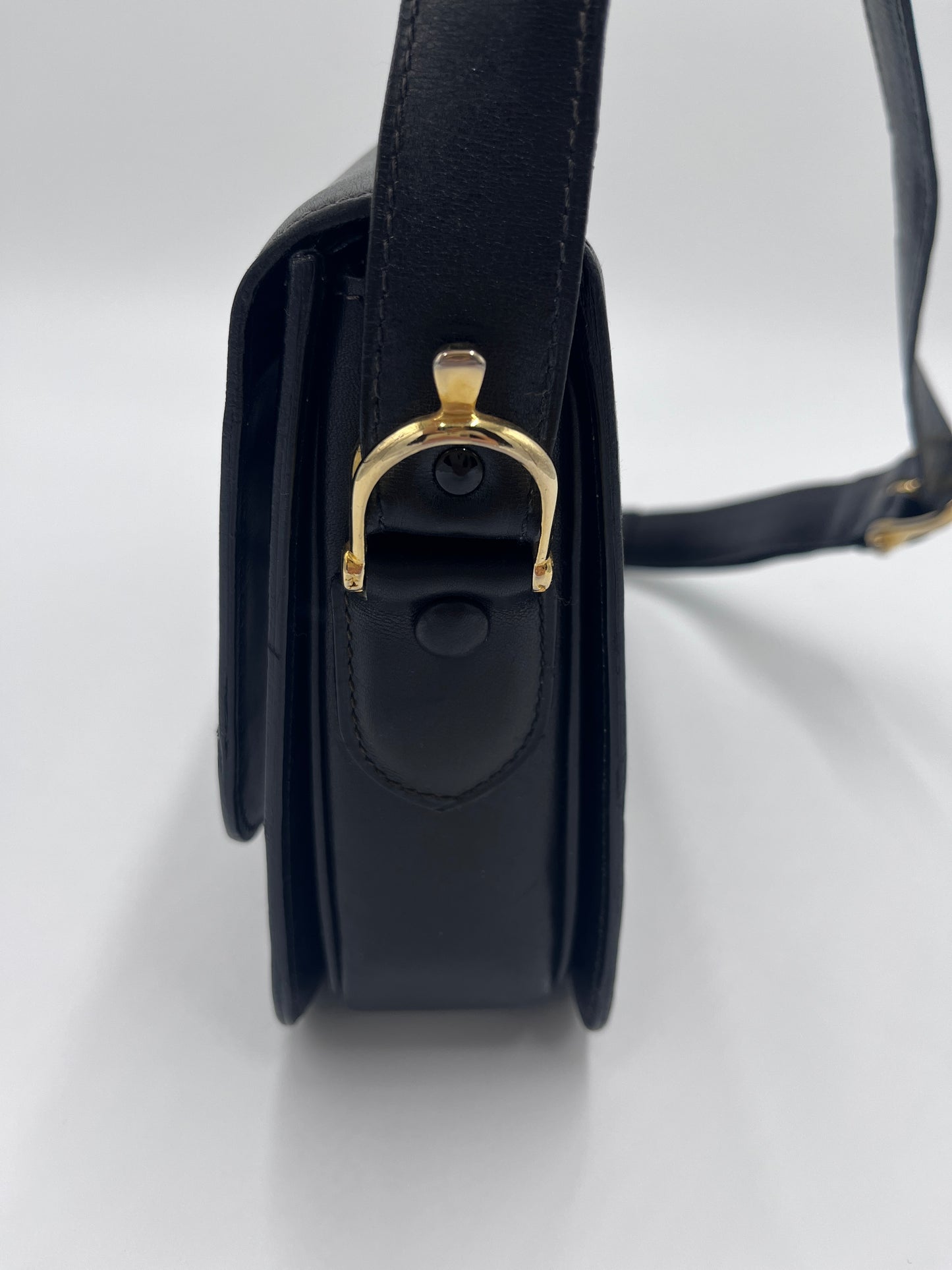 Hardware der Henkel in gold der Celine Shoulder Bag