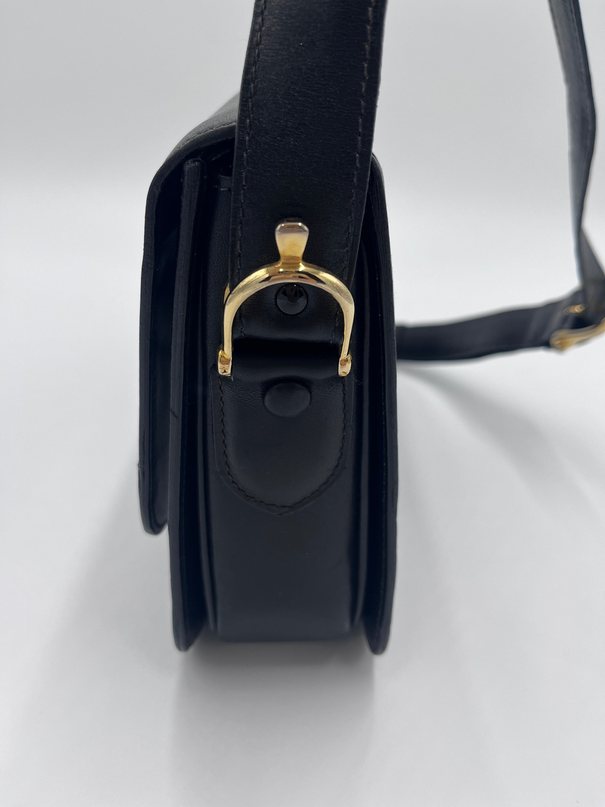 Hardware der Henkel in gold der Celine Shoulder Bag
