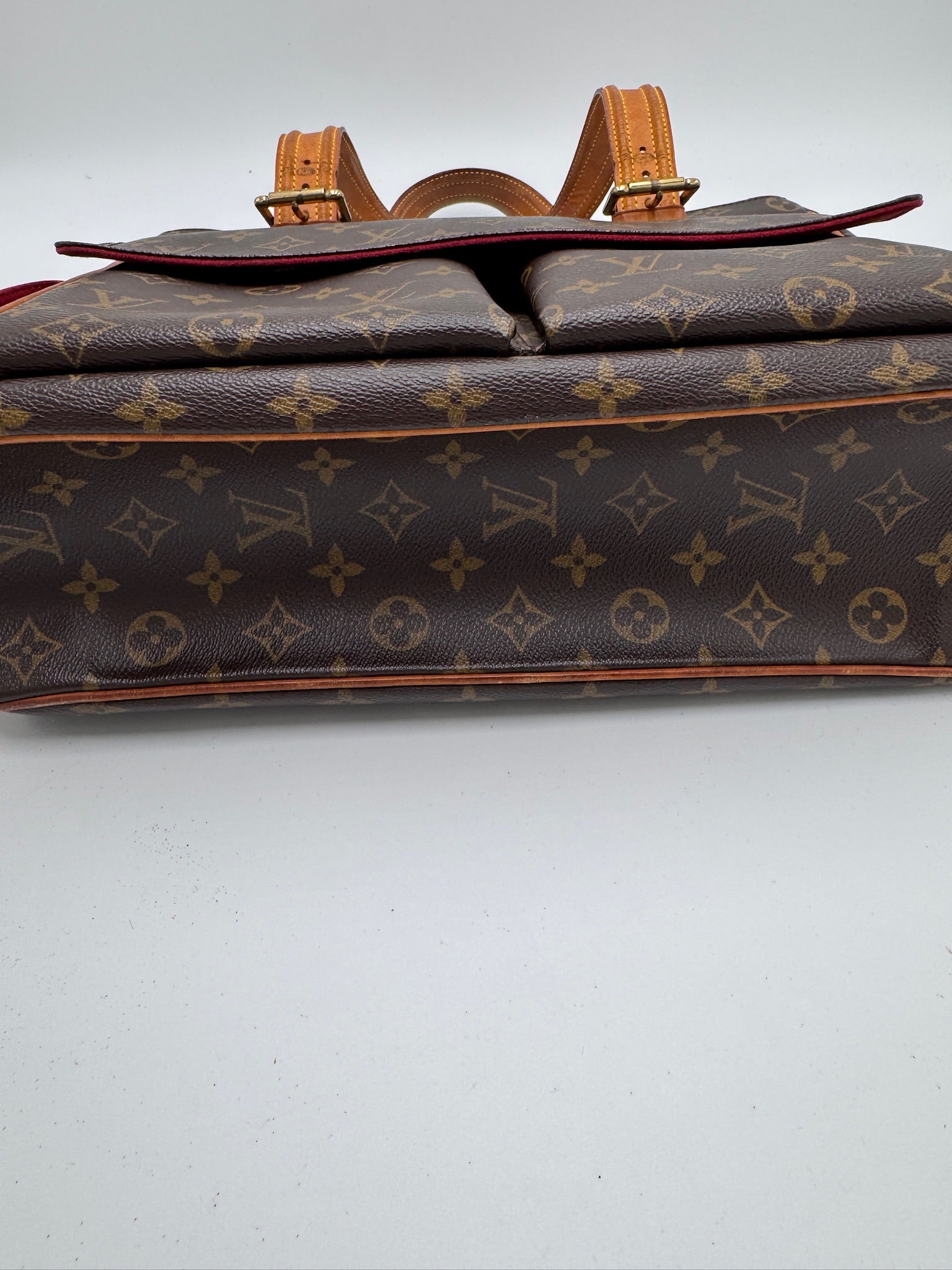 Unterseite dieser pre-owned Louis Vuitton Multiplicity Cote PVC mit edlem Look in Monogram.
