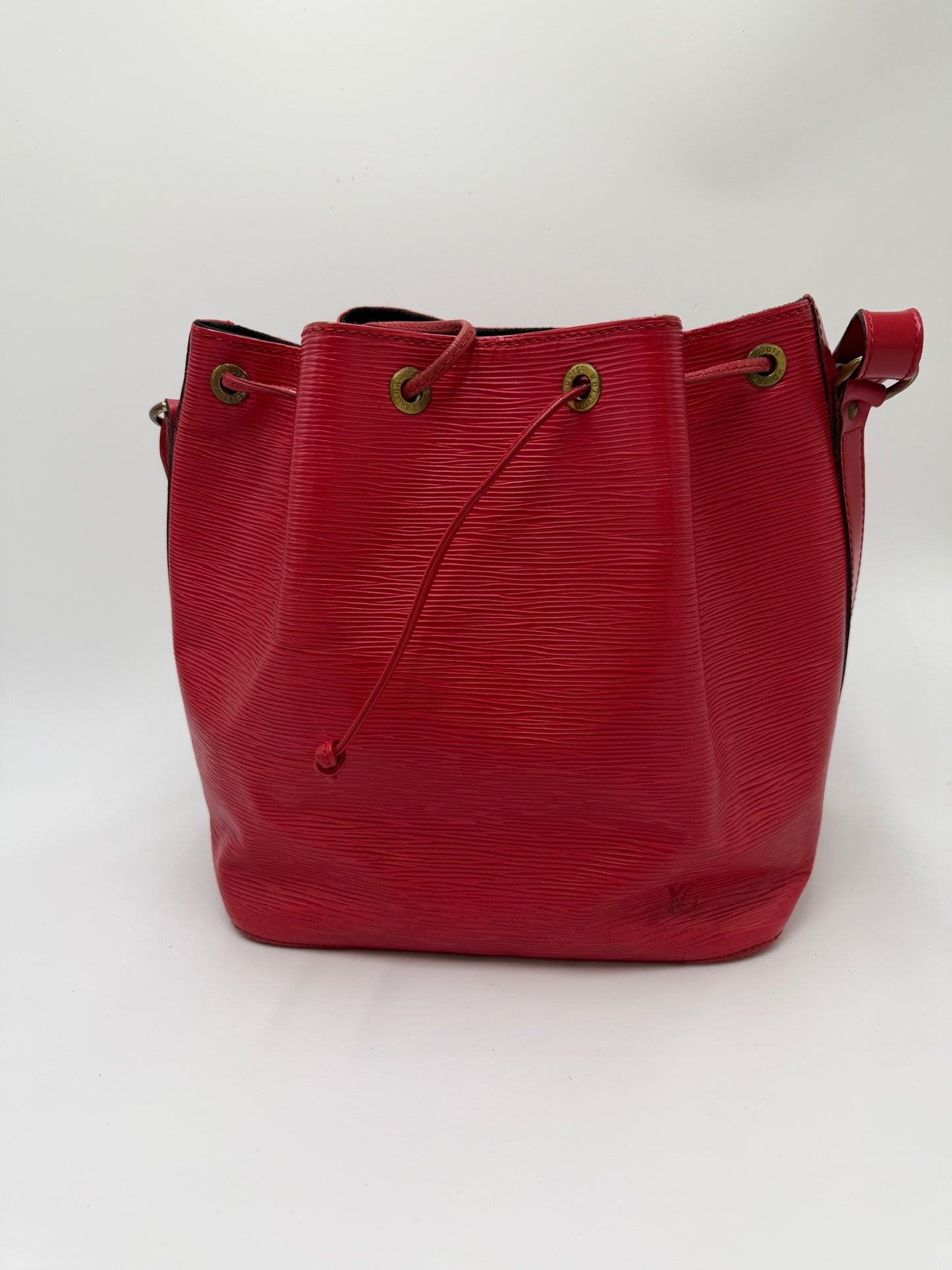 Louis Vuitton Petite Noè rot