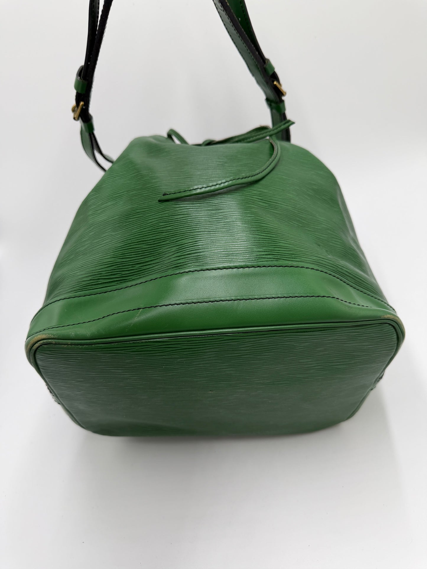 Louis Vuitton Grande Noè Grün