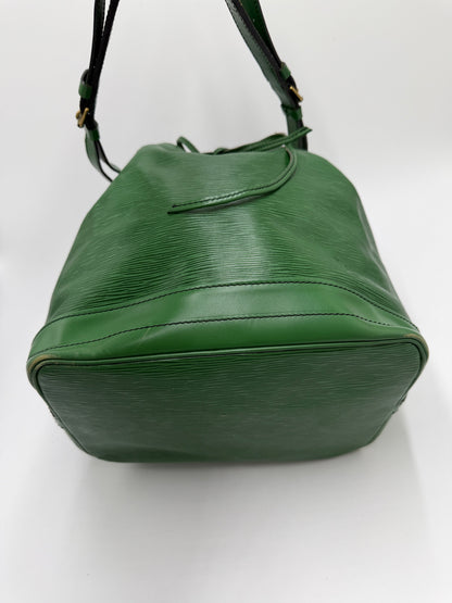 Louis Vuitton Grande Noè Grün